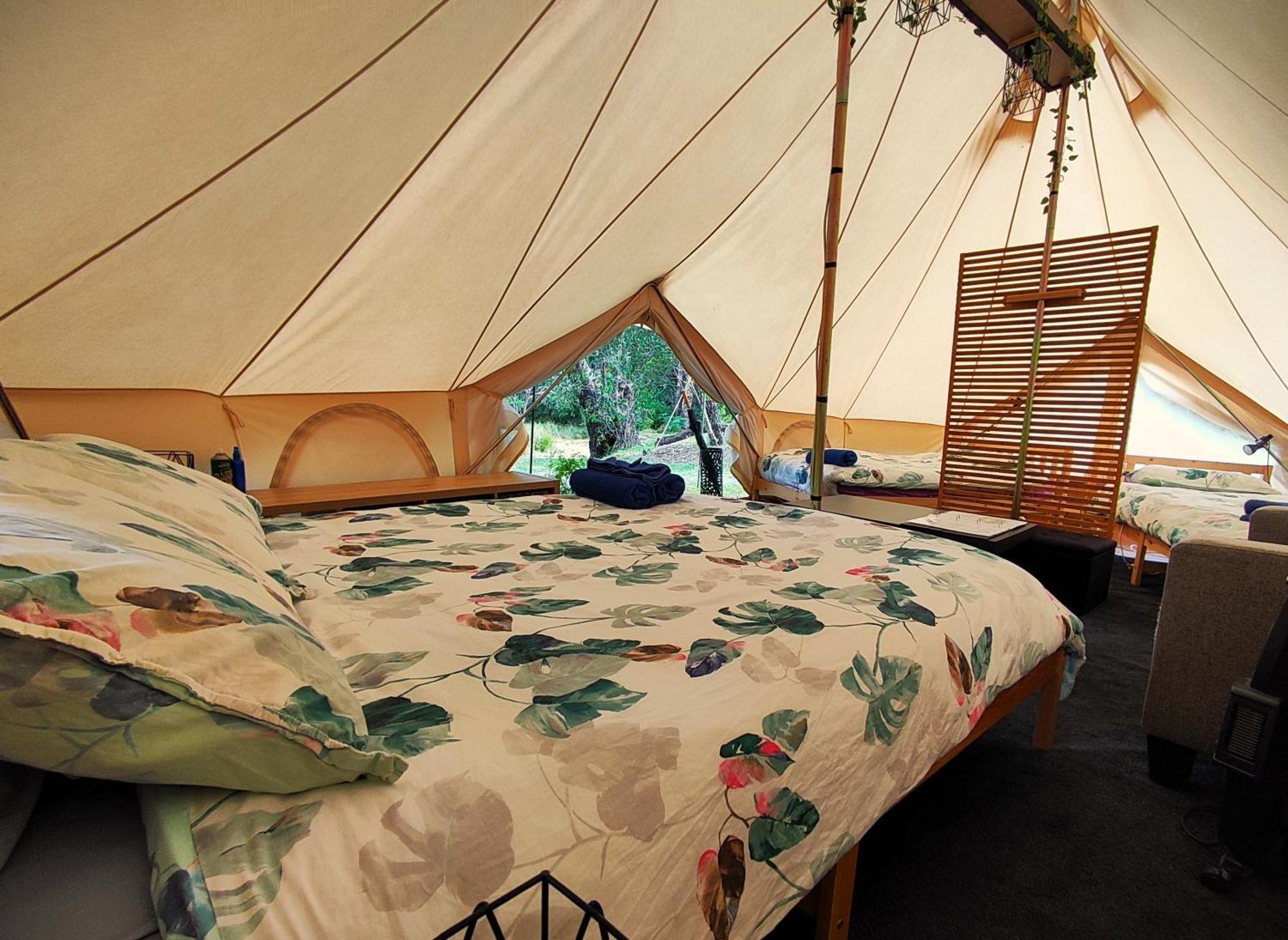 Glamping at Zeehan Bush Camp Bagian luar foto